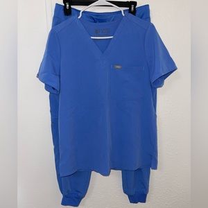 FIGS SCRUB SET 1 pocket scrub top & joggers